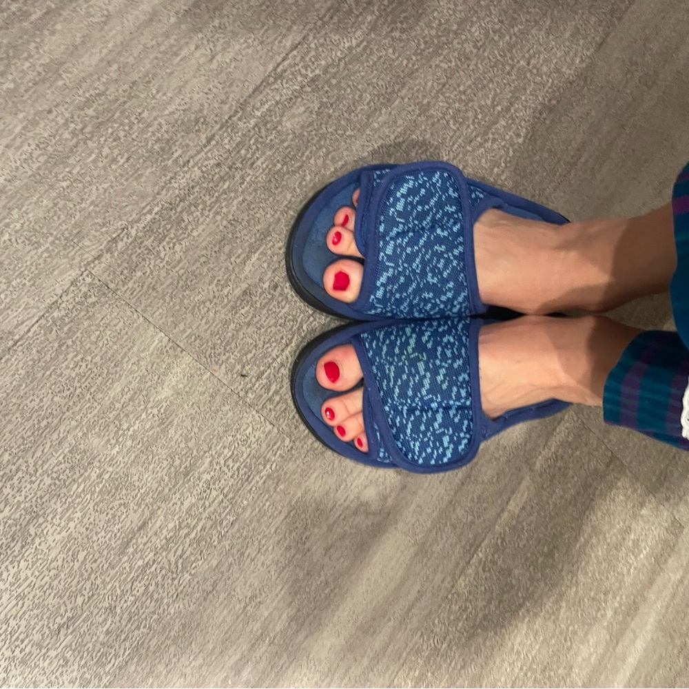 Blue Patterned Slippers 7.5